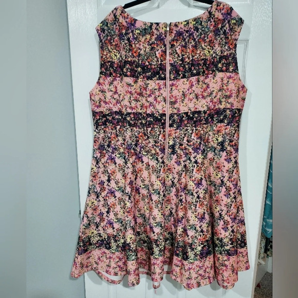 Gabby Skye Pink Floral Sleeveless Scuba Dress in Size 22W (WIDE) - Picture 9 of 12